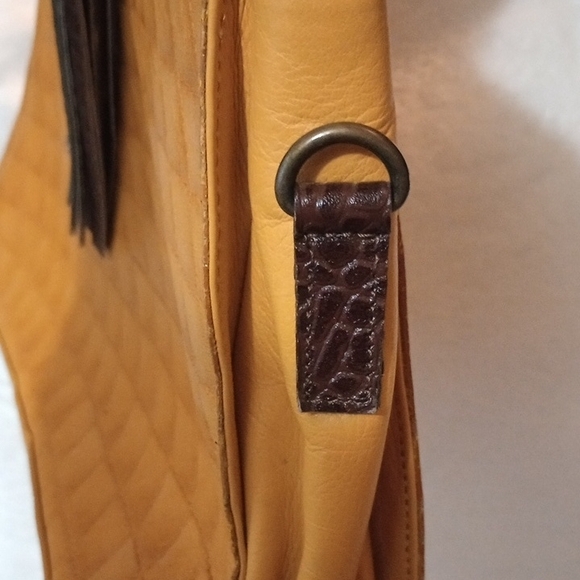 Quilted Mustard Handbag - Picture 5 of 6
